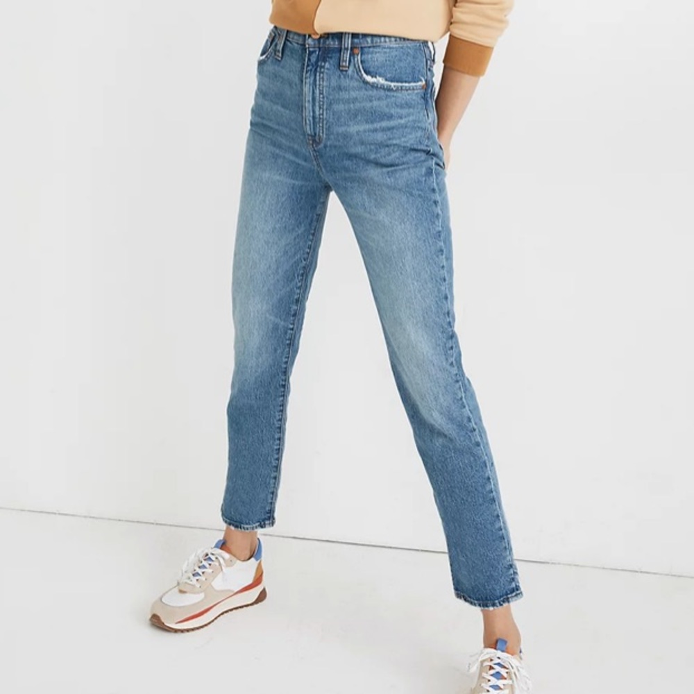 Madewell Classic Straight Jeans in Nearwood Wash